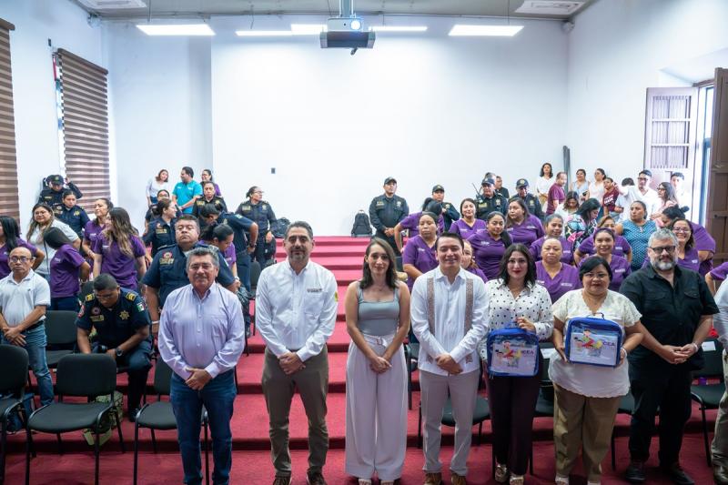 DIF Yucatán capacita a servidoras y servidores públicos para mejorar la atención a personas autistas