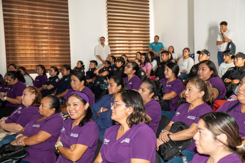 DIF Yucatán capacita a servidoras y servidores públicos para mejorar la atención a personas autistas