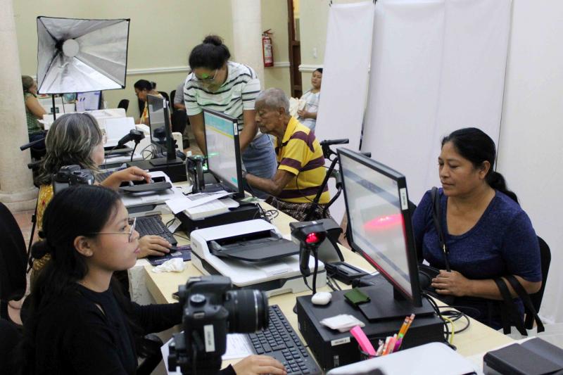 Gobierno del Estado facilita registro y orientación para obtener la CURP Biométrica