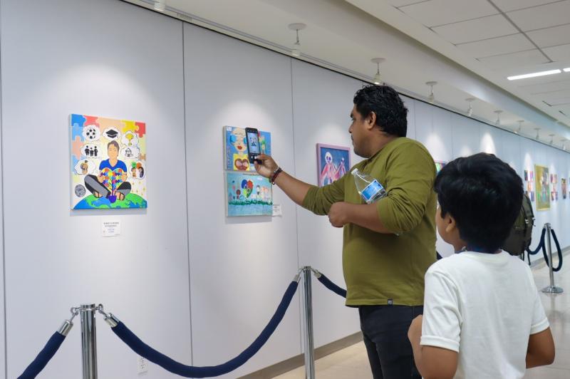 DIF Yucatán y ASUR inauguran "Un mundo que incluye", exposición que visibiliza el autismo a través del arte