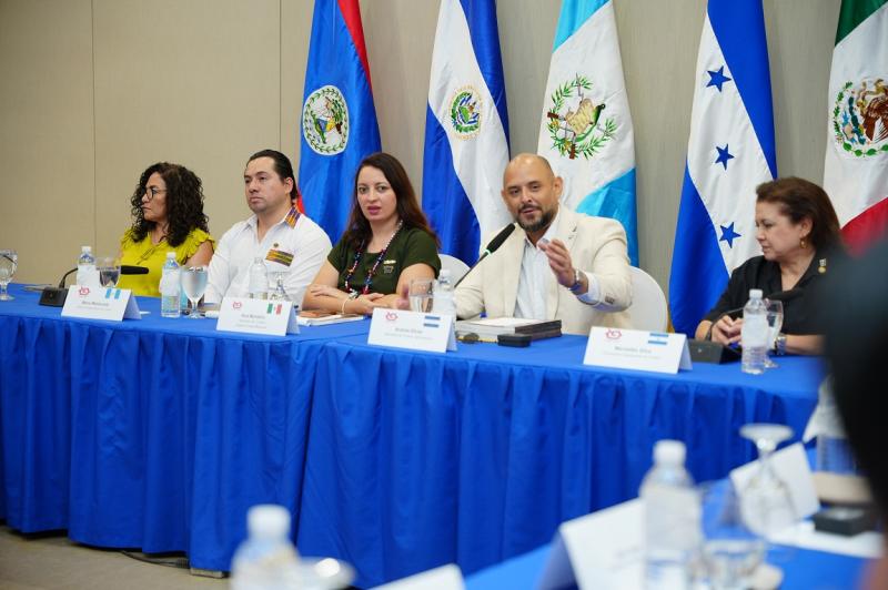 Yucatán impulsa acuerdos para integrar una ruta turística del Mundo Maya