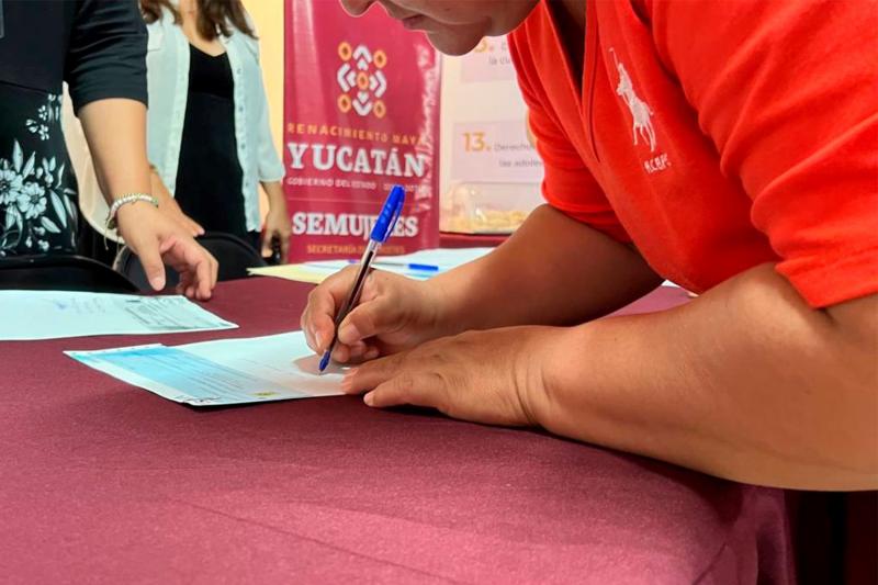 Renacimiento Maya entrega apoyos económicos a personas cuidadoras de víctimas de violencia feminicida