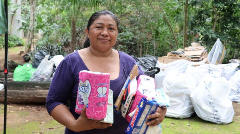 Familias intercambian residuos por productos de la canasta básica en Mercado Circular de Mérida