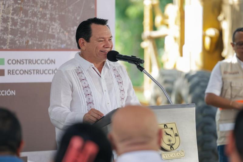 Don Antonio esperó 50 años: la calle 16 de Conkal se arregla por primera vez