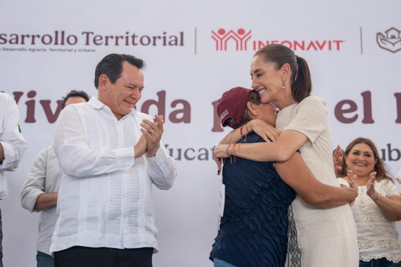 Guadalupe no alcanzaba el puntaje del Infonavit; hoy la Presidenta le entregó las llaves de su casa: 432 viviendas en Umán