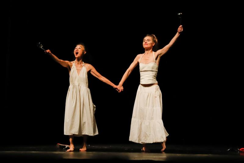 Yumiko Yoshioka y Marlène Jöbstl cautivan con danza butoh en el Otoño Cultural 2026