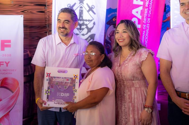 Agenda Rosa llega a Progreso con apoyos para mujeres que enfrentaron el cáncer de mama