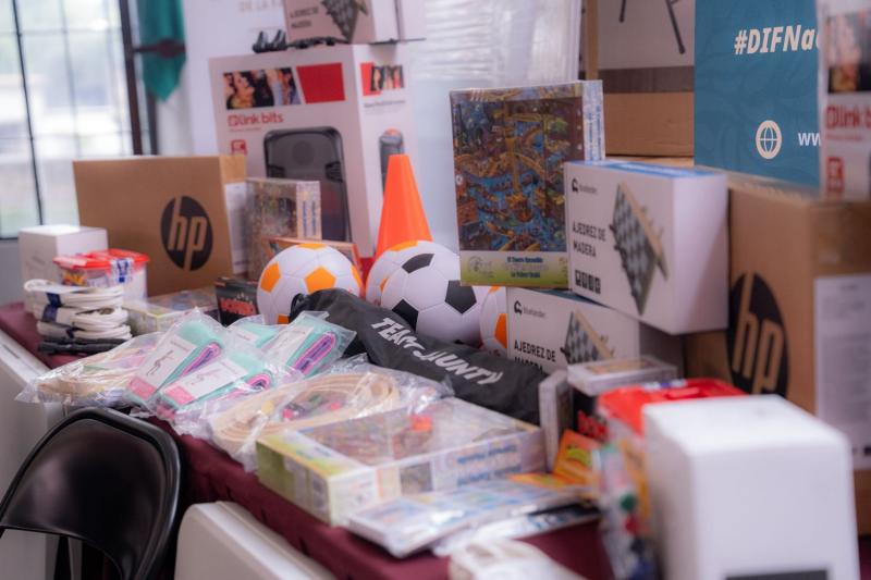 DIF Yucatán recibe 52 kits para sus clubes del adulto mayor