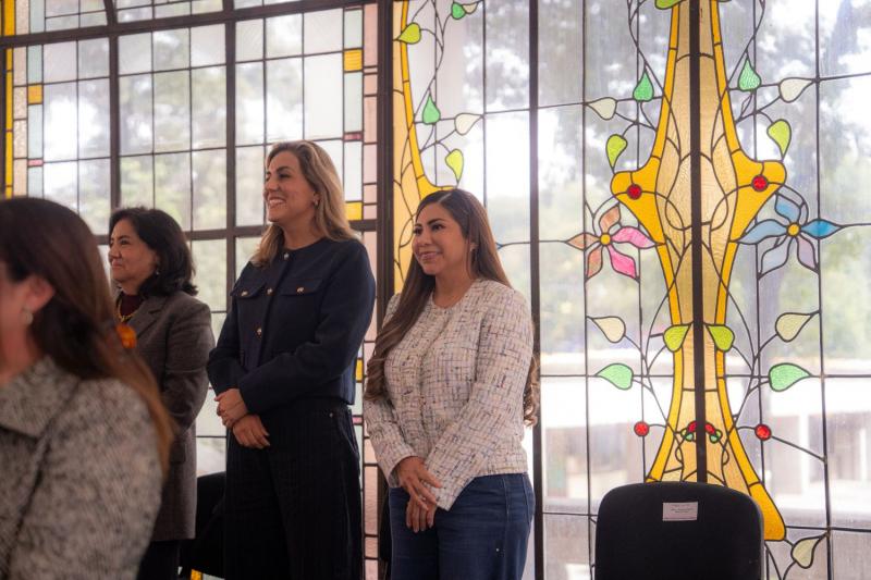 DIF Yucatán recibe 52 kits para sus clubes del adulto mayor