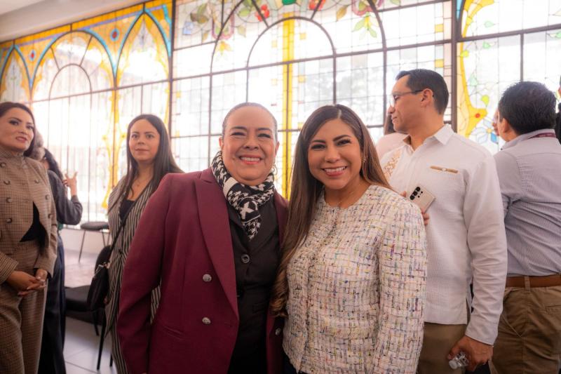 DIF Yucatán recibe 52 kits para sus clubes del adulto mayor