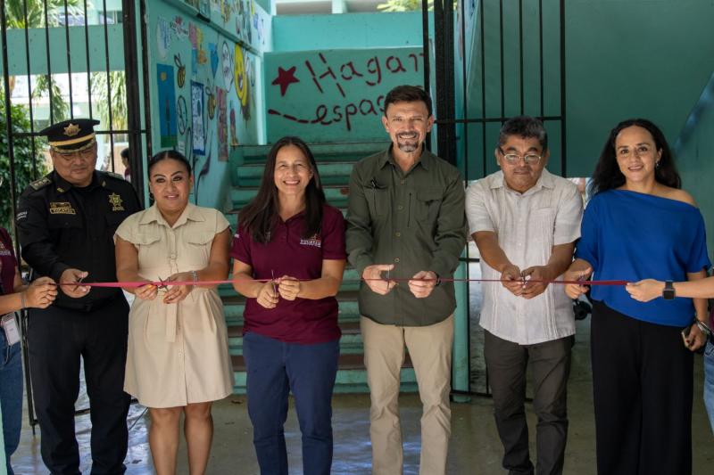 Estudiantes de Motul crean "Comando Colmena" para prevenir riesgos digitales en su escuela