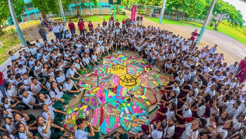 Estudiantes de Motul crean "Comando Colmena" para prevenir riesgos digitales en su escuela