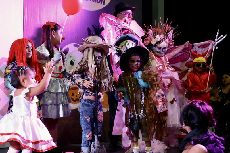 Paseo de los Sustos y Tradición reúne a más de cinco mil personas