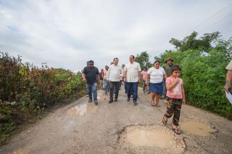 Llevaban 30 años pidiendo su camino; el Gobernador adelantó la obra casi tres semanas: arranca la reconstrucción Tixcancal-Chan Cenote-Trascorral, con 9 millones de pesos para 5,178 habitantes