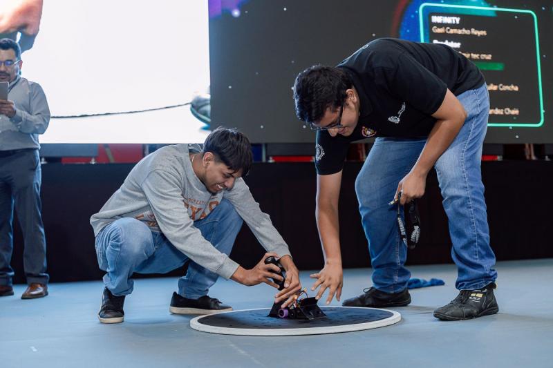 Premia Yucatán el talento de las juventudes en robótica
