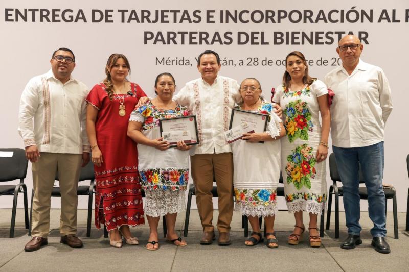Miriam Esther lleva 10 años recibiendo bebés en Tzucacab; hoy el Gobierno la reconoce: 313 parteras tradicionales de 58 municipios recibirán 3 mil pesos cada bimestre