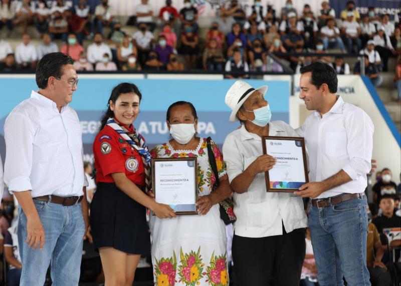 Con el apoyo del Gobernador Mauricio Vila Dosal, yucatecos tienen la oportunidad continuar y terminar sus estudios