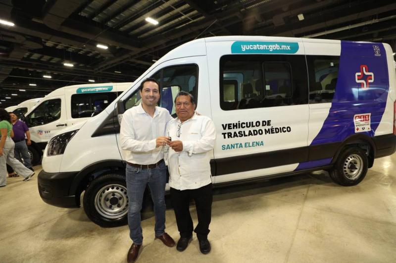 Con nuevos vehículos de traslado en el interior del estado, el Gobernador Mauricio Vila Dosal continúa acercando y garantizando la salud a todos los yucatecos