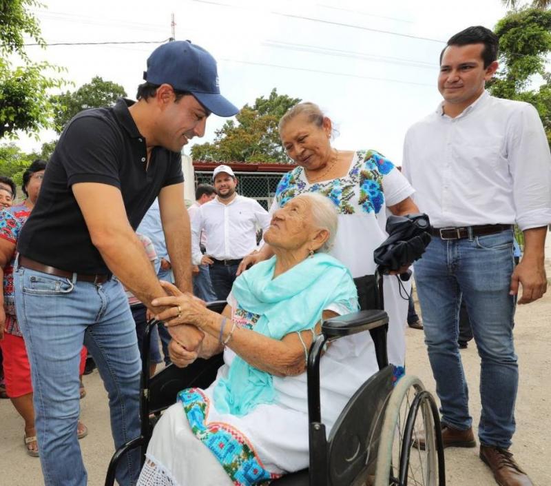 Apoyo del Gobernador Mauricio Vila Dosal llega a estudiantes y habitantes del municipio de Sudzal