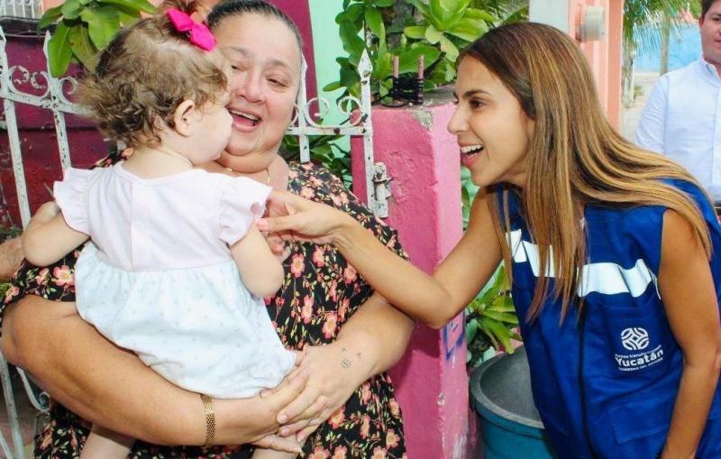 Isabel Rodríguez Heredia continúa promoción casa por casa de programas de salud y apoyo a madres solteras