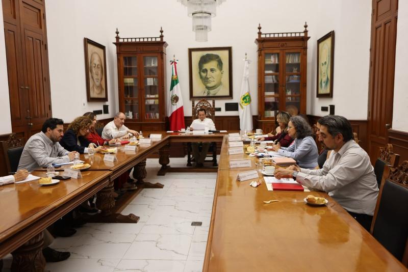 Trabajará Yucatán con Centros Renacimiento en favor de la niñez y juventud yucateca