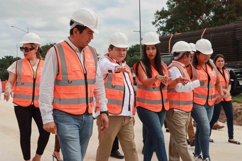 Inaugura Gobernador Joaquín Díaz Mena laterales del Periférico de Mérida