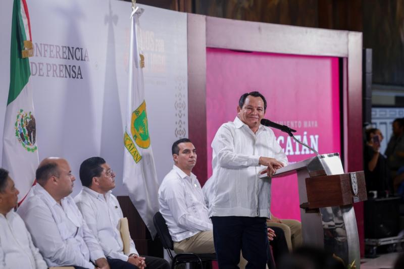 Anuncian beneficios para magisterio yucateco y reformas al Isstey