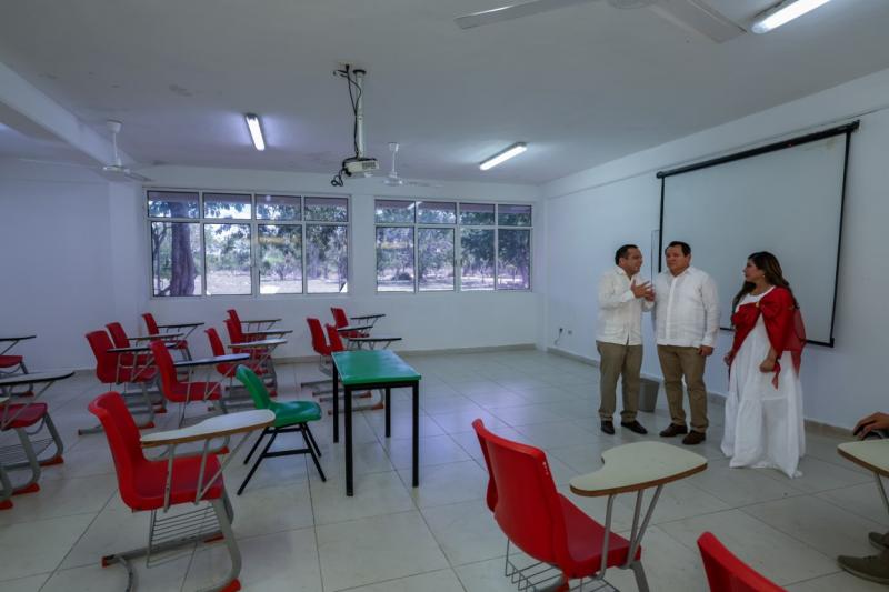 Gobernador Díaz Mena anuncia ampliación de la UTC de Izamal