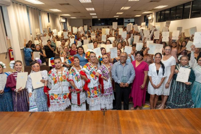 Fortalecen capacitación para el trabajo en la Escuela de Artes y Oficios