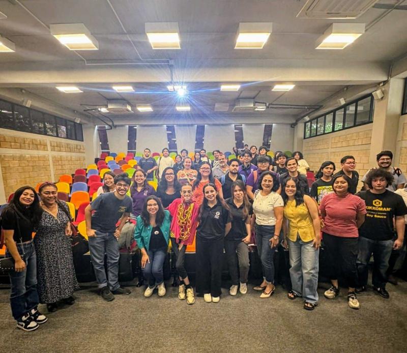 Sofía Hegel inspira a juventudes de la UPY a actuar con propósito y confianza