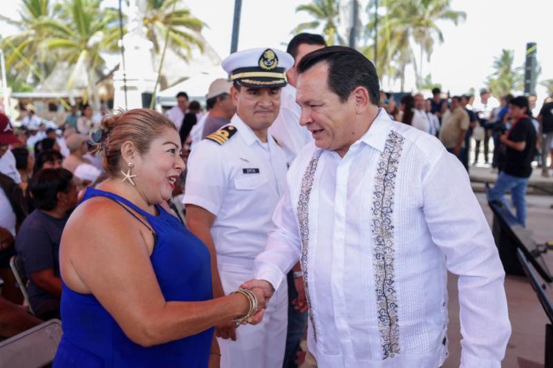 Gobernador Díaz Mena respalda a pescadoras y pescadores de Progreso