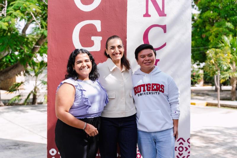 Doce jóvenes yucatecos recibirán apoyos para participar en congresos y estancias científicas